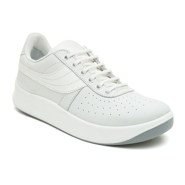 White leather minimalist court sneakers